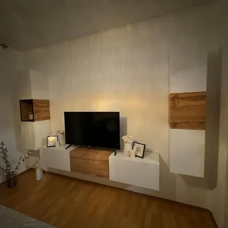 Mitten In Appartement *